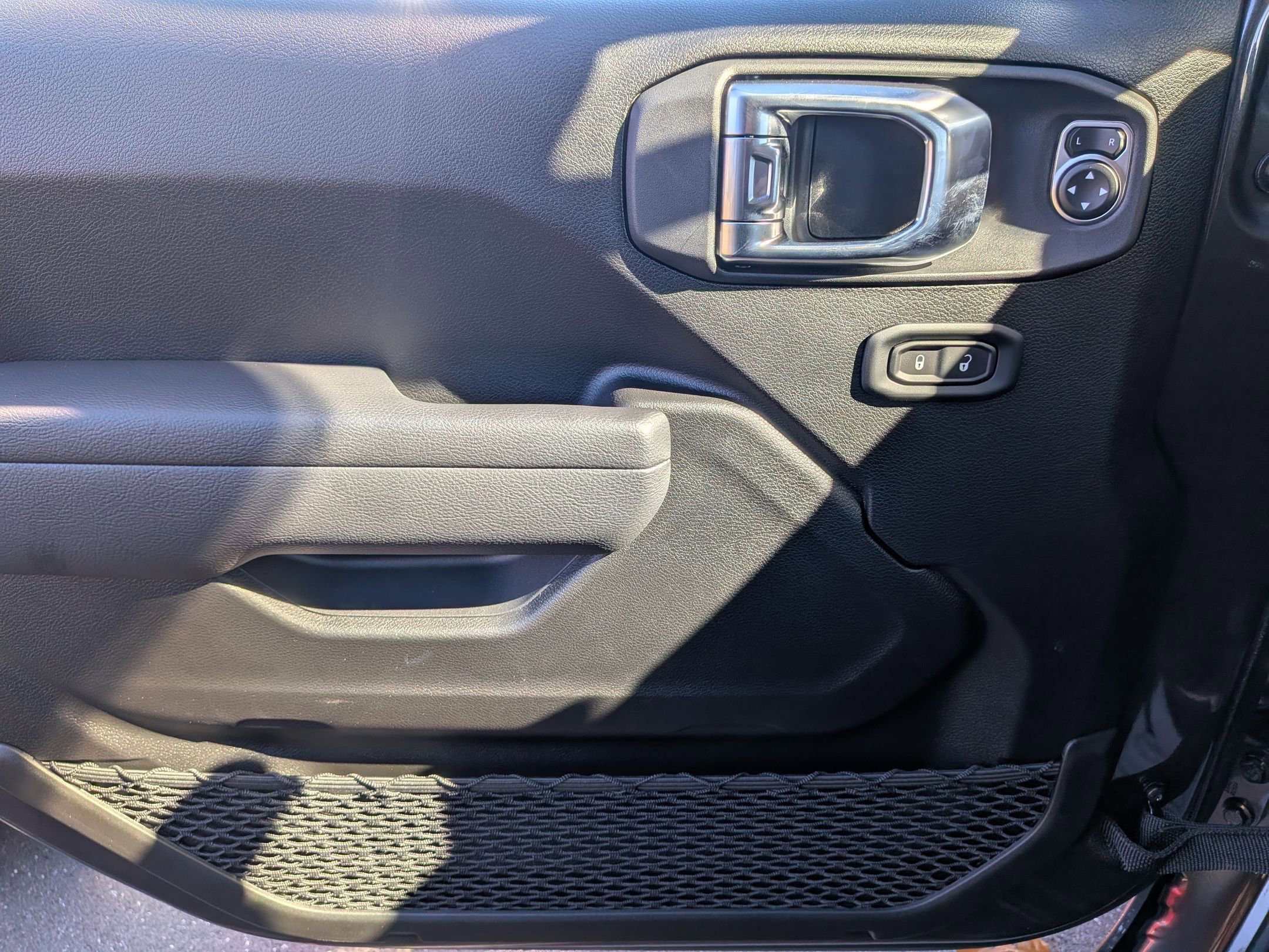 New 2025 Jeep Gladiator Sport image 23