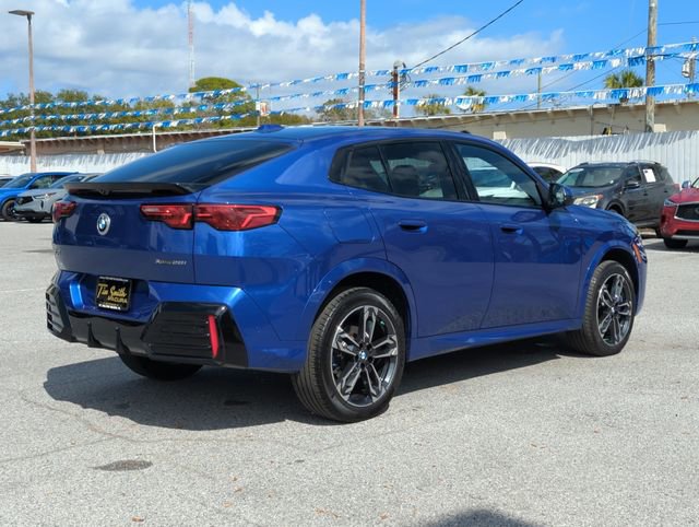Used 2025 BMW X2 xDrive28i w/ M Sport Package image 4