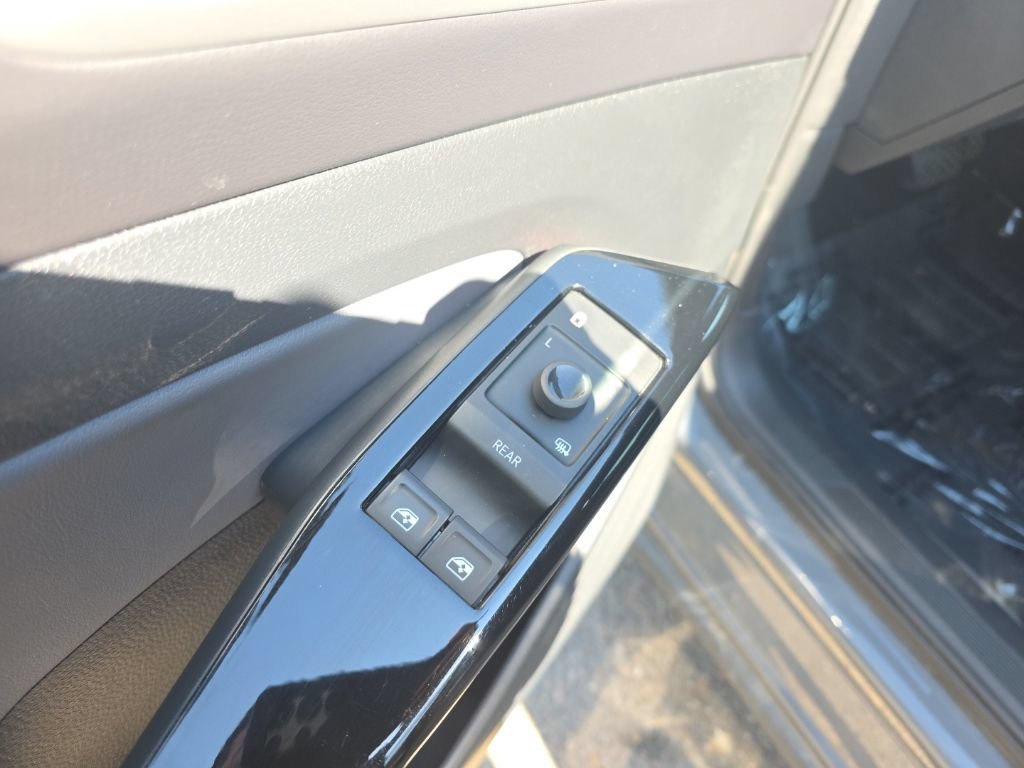 Certified 2023 Volkswagen ID.4 Pro S Plus AWD/4WD image 11