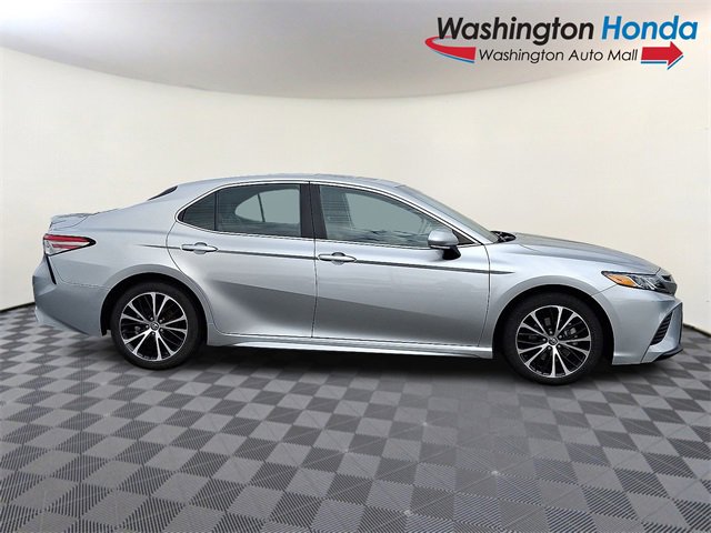 Used 2018 Toyota Camry SE w/ Moonroof Package image 7