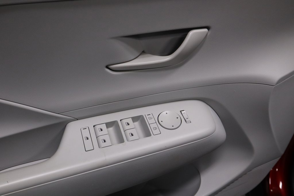 Certified 2025 Hyundai Kona SEL image 22