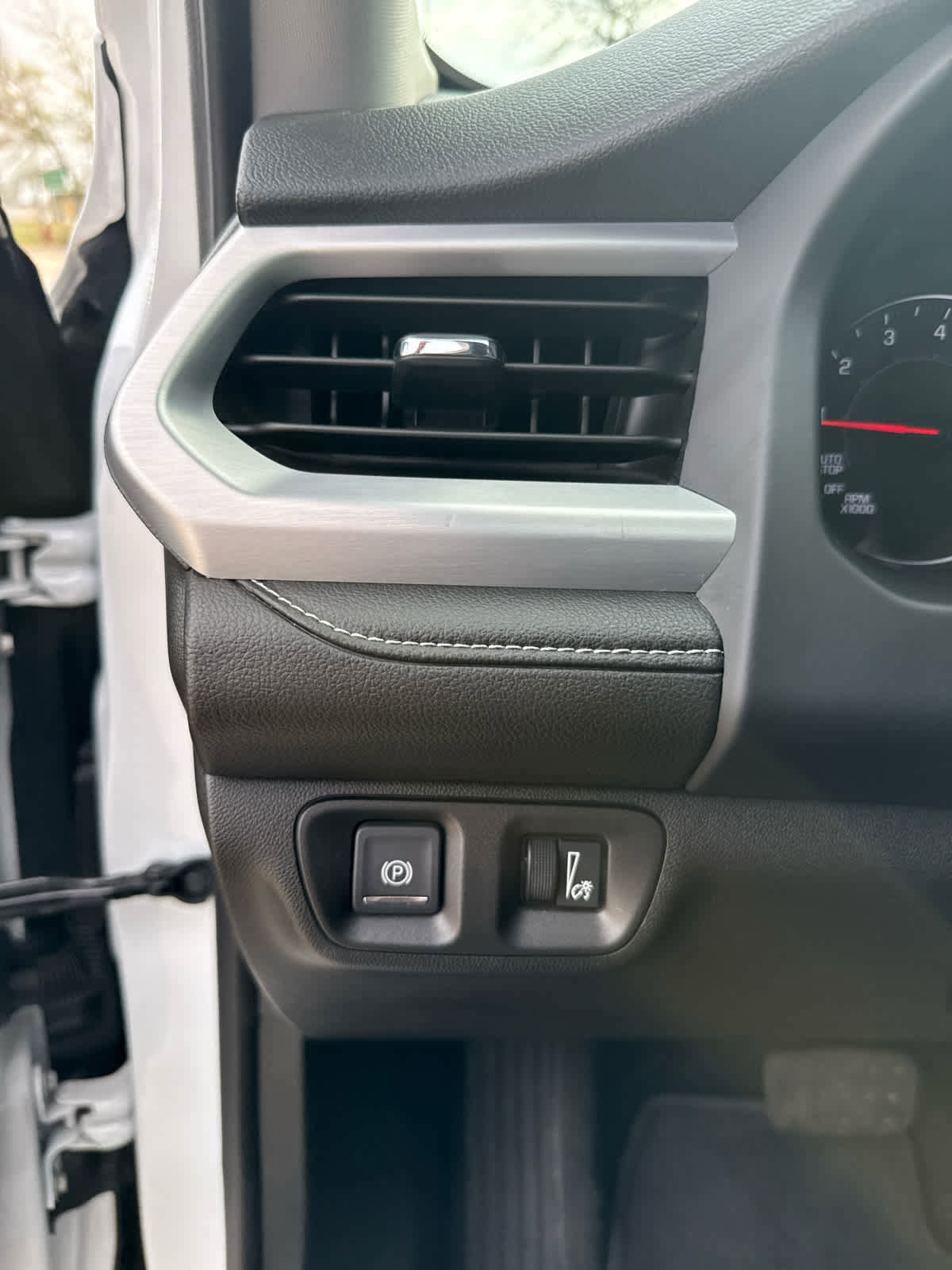 Used 2023 GMC Acadia SLT image 14