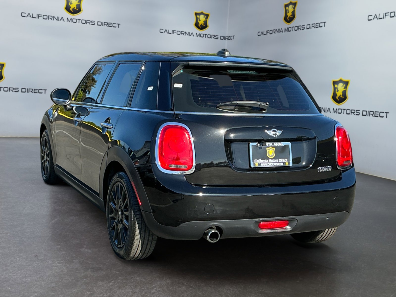 Used 2017 MINI Cooper 4-Door Hardtop FWD image 7
