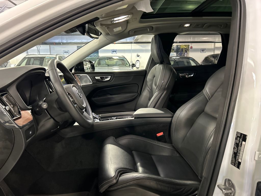Used 2023 Volvo XC60 B5 Ultimate w/ Climate Package AWD/4WD image 10