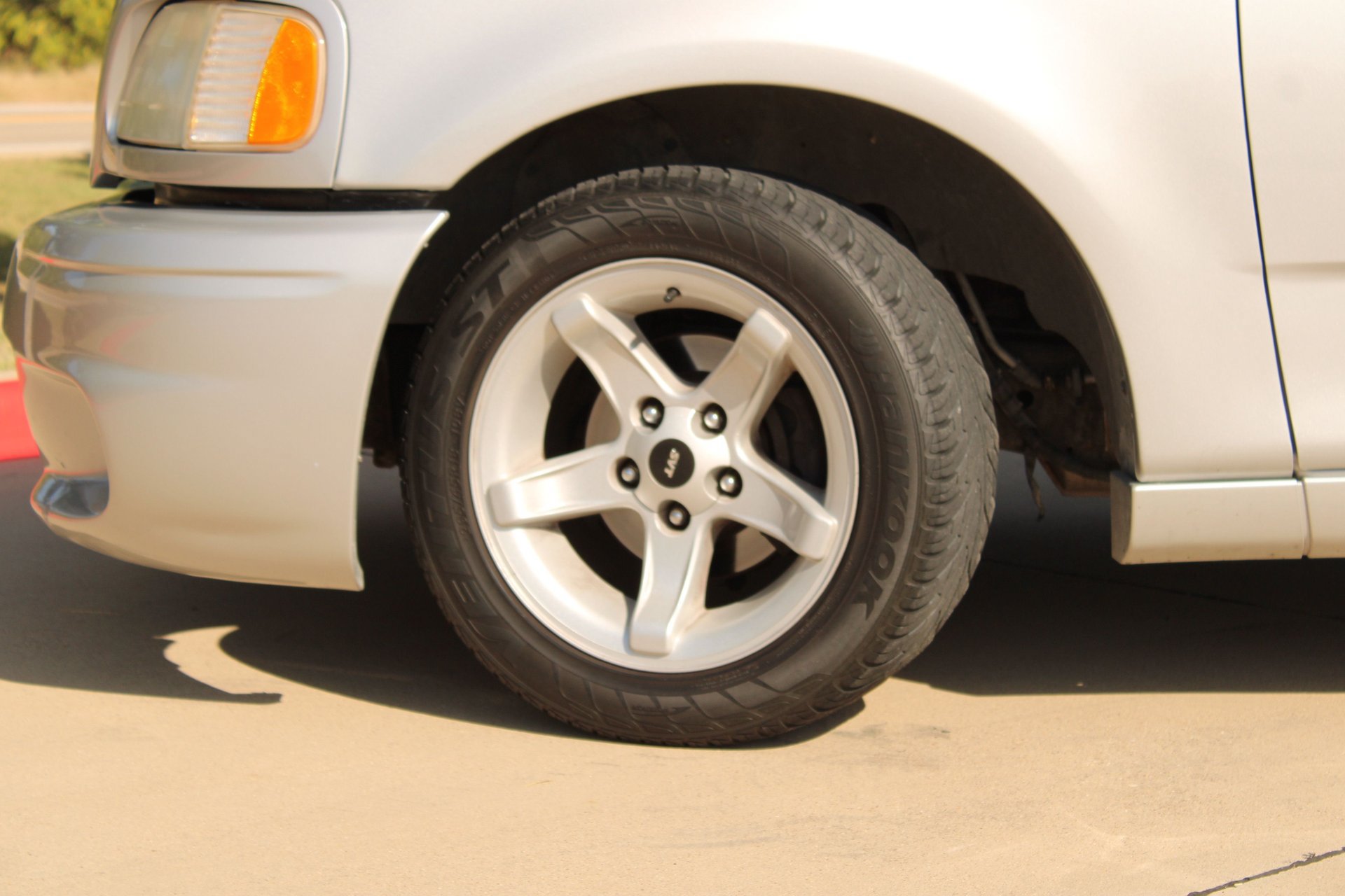 Used 2000 Ford F150 Lightning RWD image 27