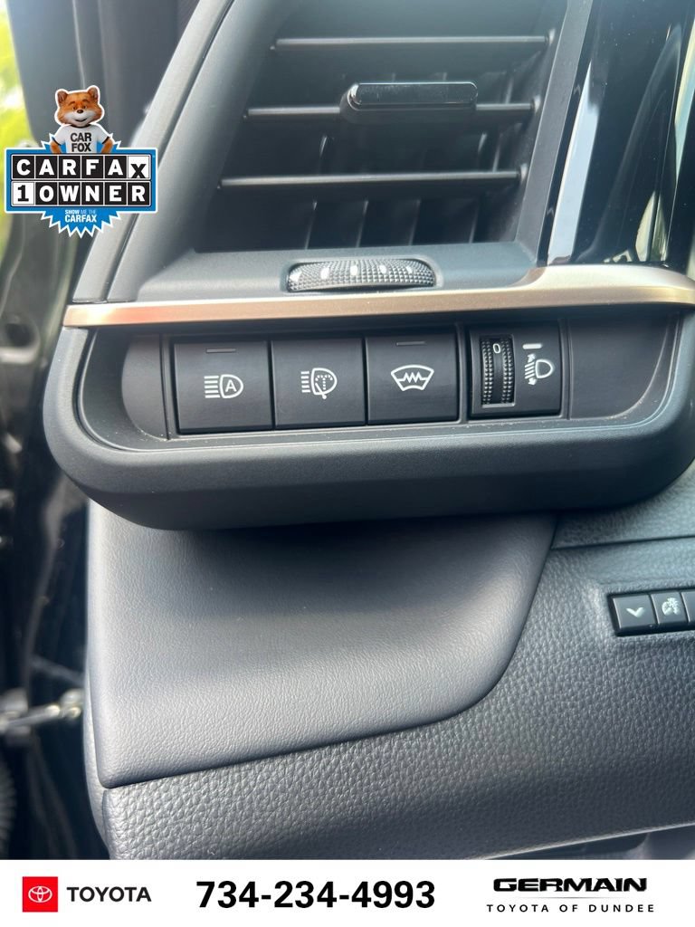 Used 2025 Toyota Crown Signia AWD/4WD image 21