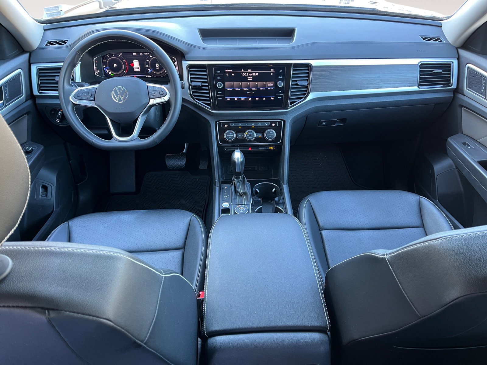 Certified 2023 Volkswagen Atlas SE w/ Black Wheel Package image 12