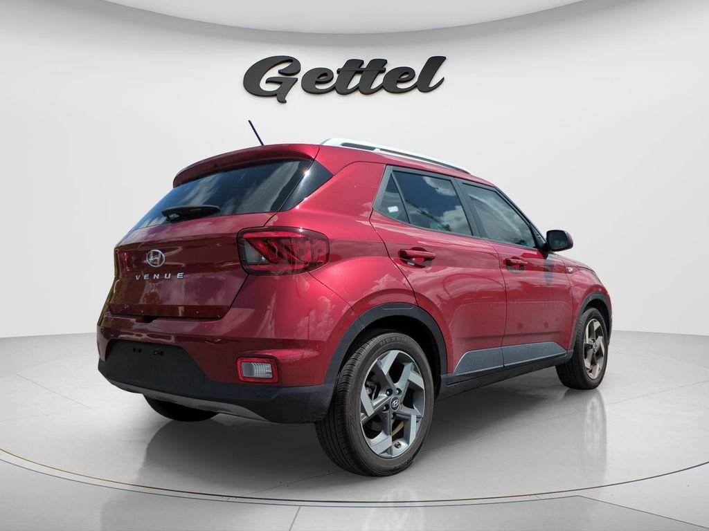 Certified 2024 Hyundai Venue SEL FWD image 5