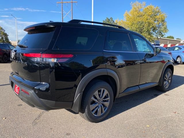 New 2025 Nissan Pathfinder SV w/ Black Appearance Package image 5