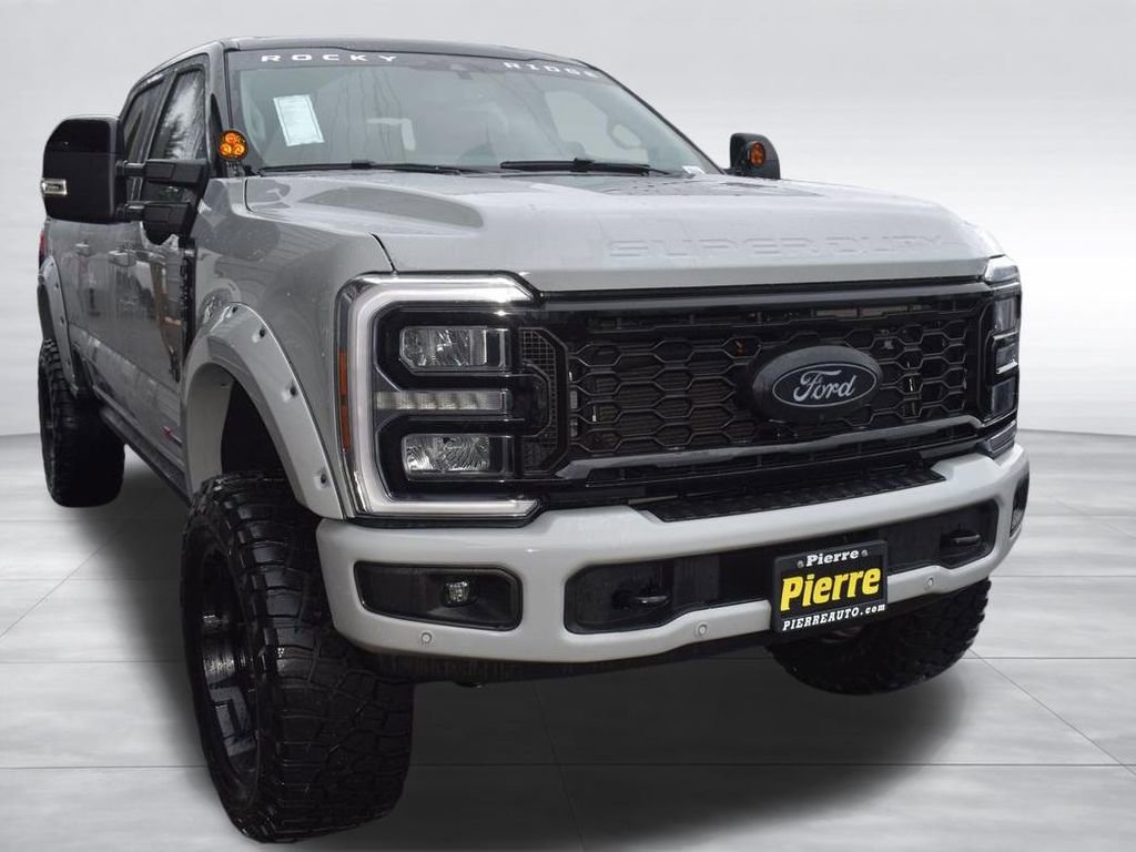 New 2026 Ford F250 Lariat w/ Black Appearance Package image 4