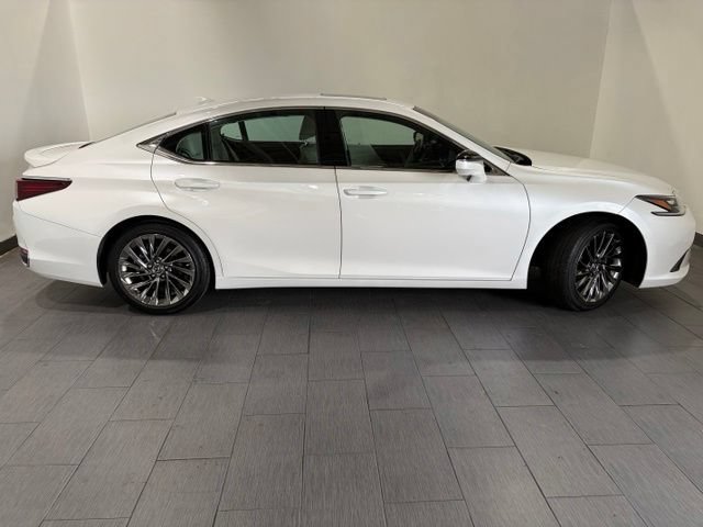 Used 2025 Lexus ES 300h Ultra Luxury w/ Accessory Package (Z1) FWD image 6