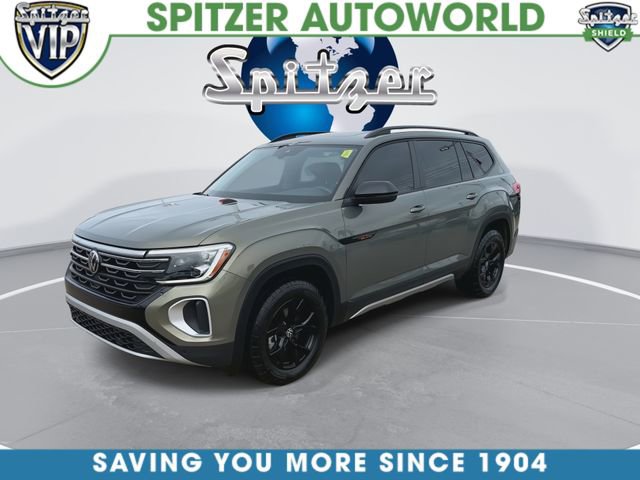 Certified 2023 GMC Acadia SLT w/ Preferred Package image 4