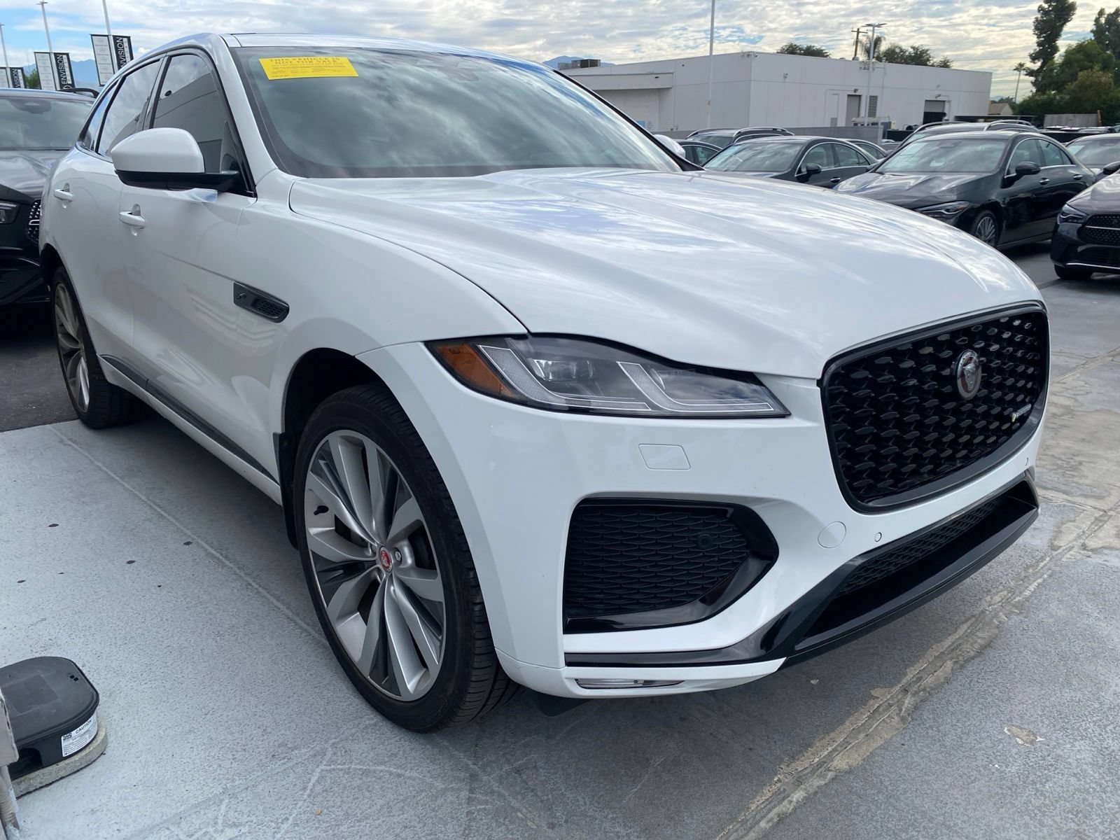 Used 2023 Jaguar F-PACE R-Dynamic S AWD/4WD image 3