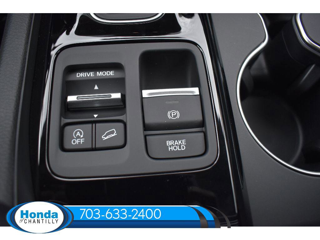 New 2025 Honda Pilot Touring image 18