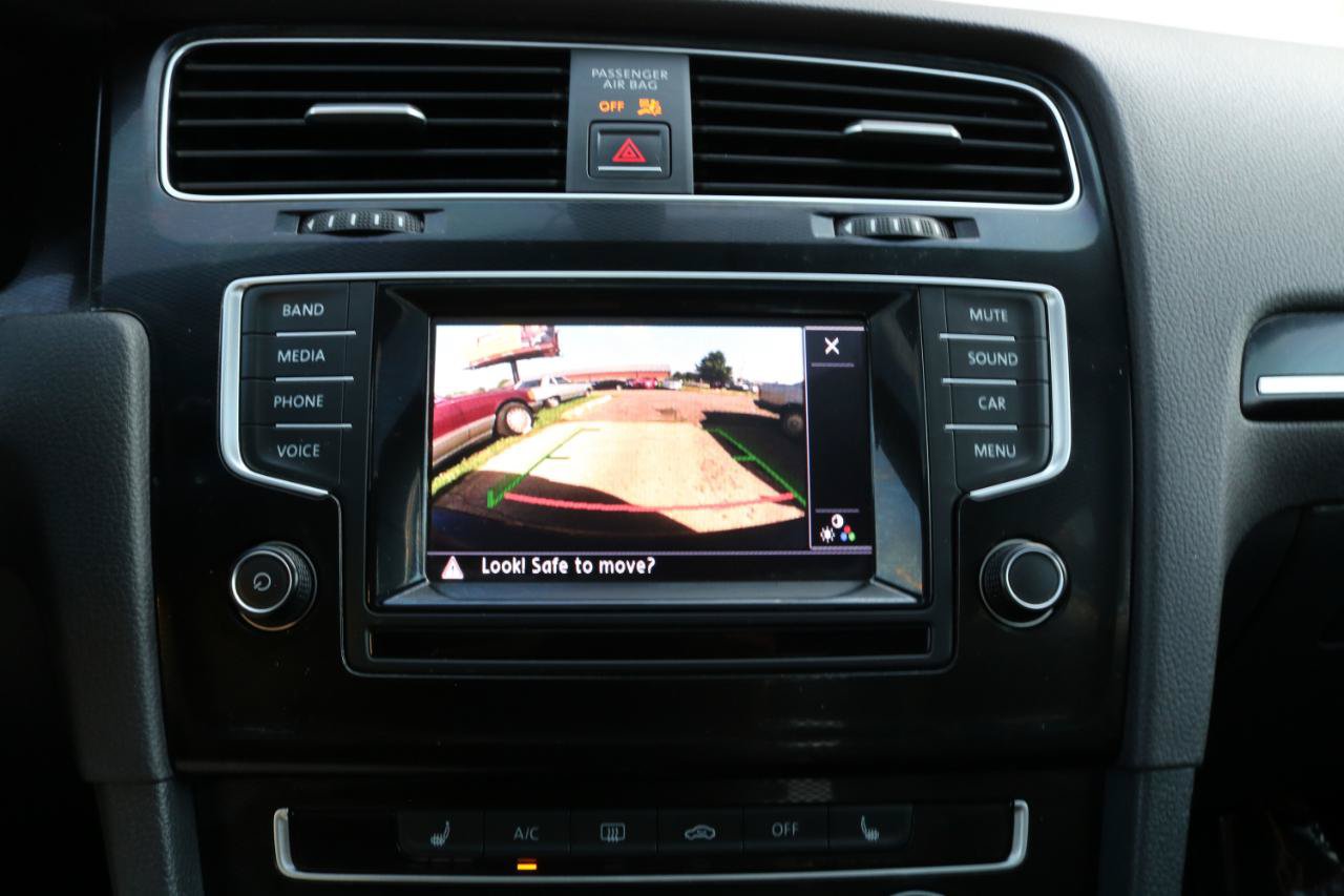 Used 2015 Volkswagen GTI SE w/ Lighting Package (SEL) FWD image 39