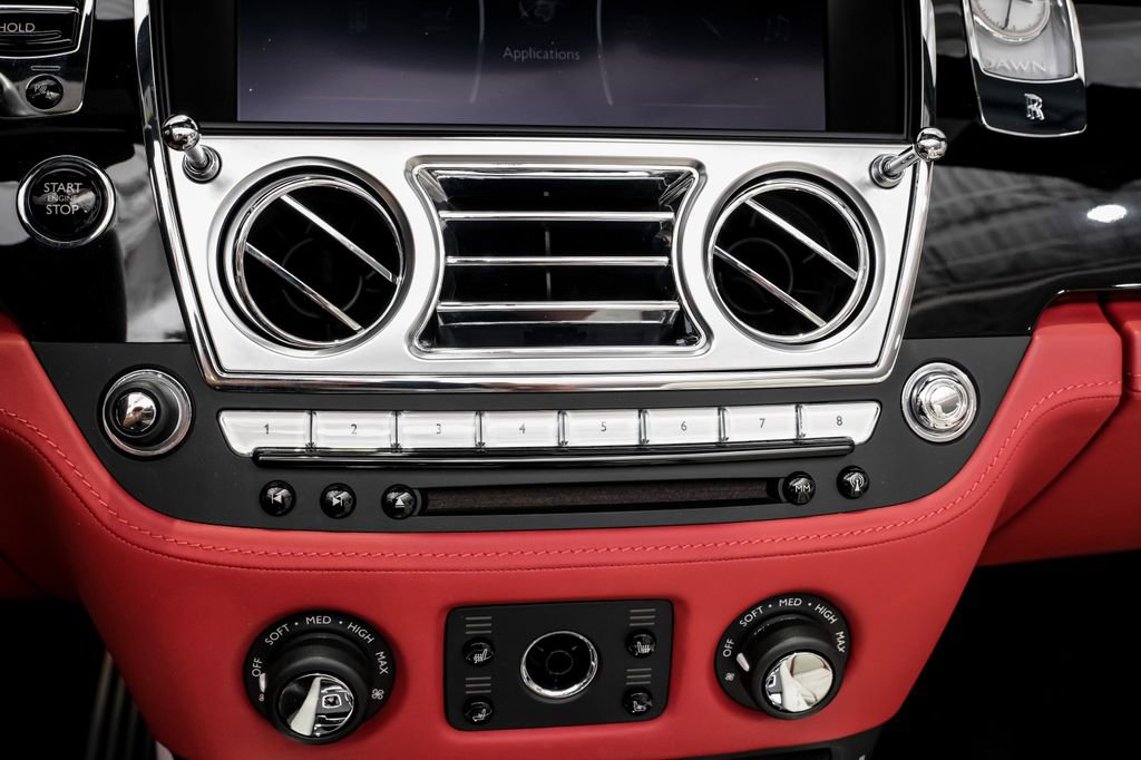 Used 2018 Rolls-Royce Dawn image 30