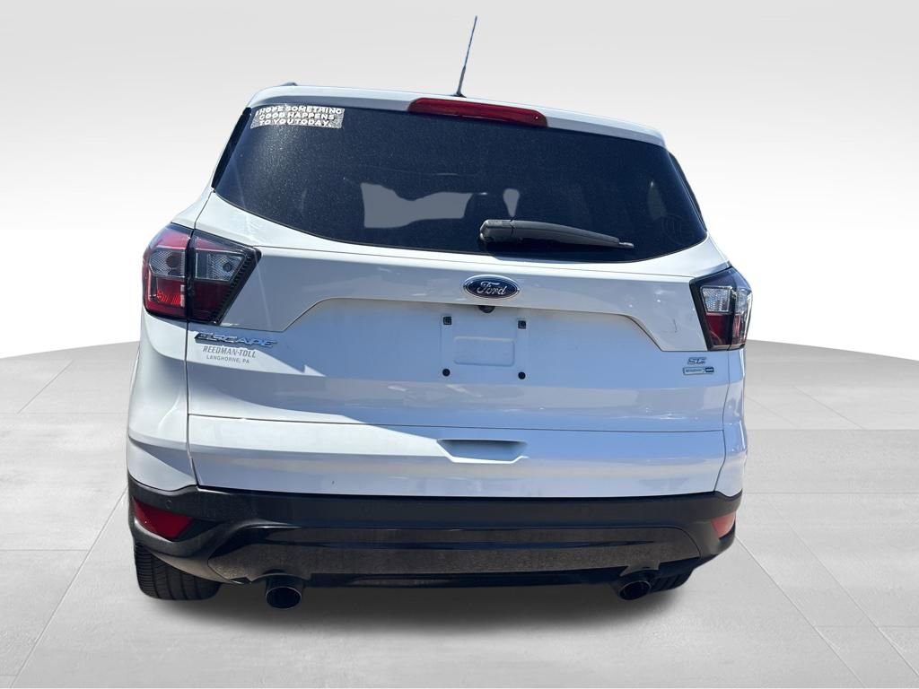 Used 2017 Ford Escape SE w/ Equipment Group 201A AWD/4WD image 16