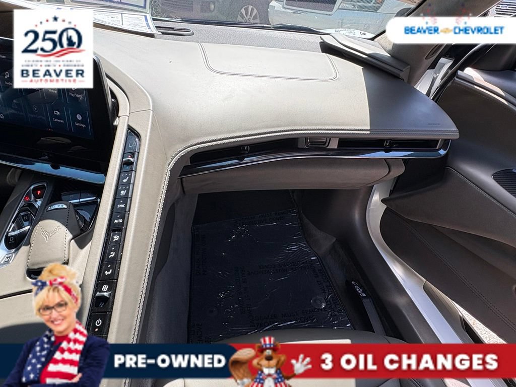 Used 2025 Chevrolet Corvette Stingray Premium Conv w/ Z51 Performance Package RWD image 17