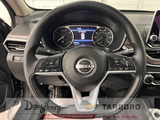 Used 2025 Nissan Altima 2.5 SV FWD image 42