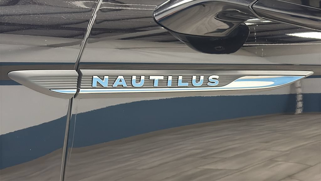 Used 2023 Lincoln Nautilus Reserve AWD/4WD image 42