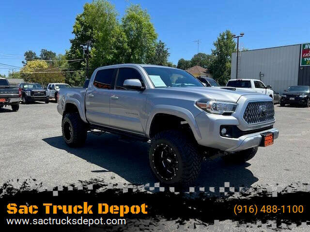 Used 2019 Toyota Tacoma TRD Sport image 1