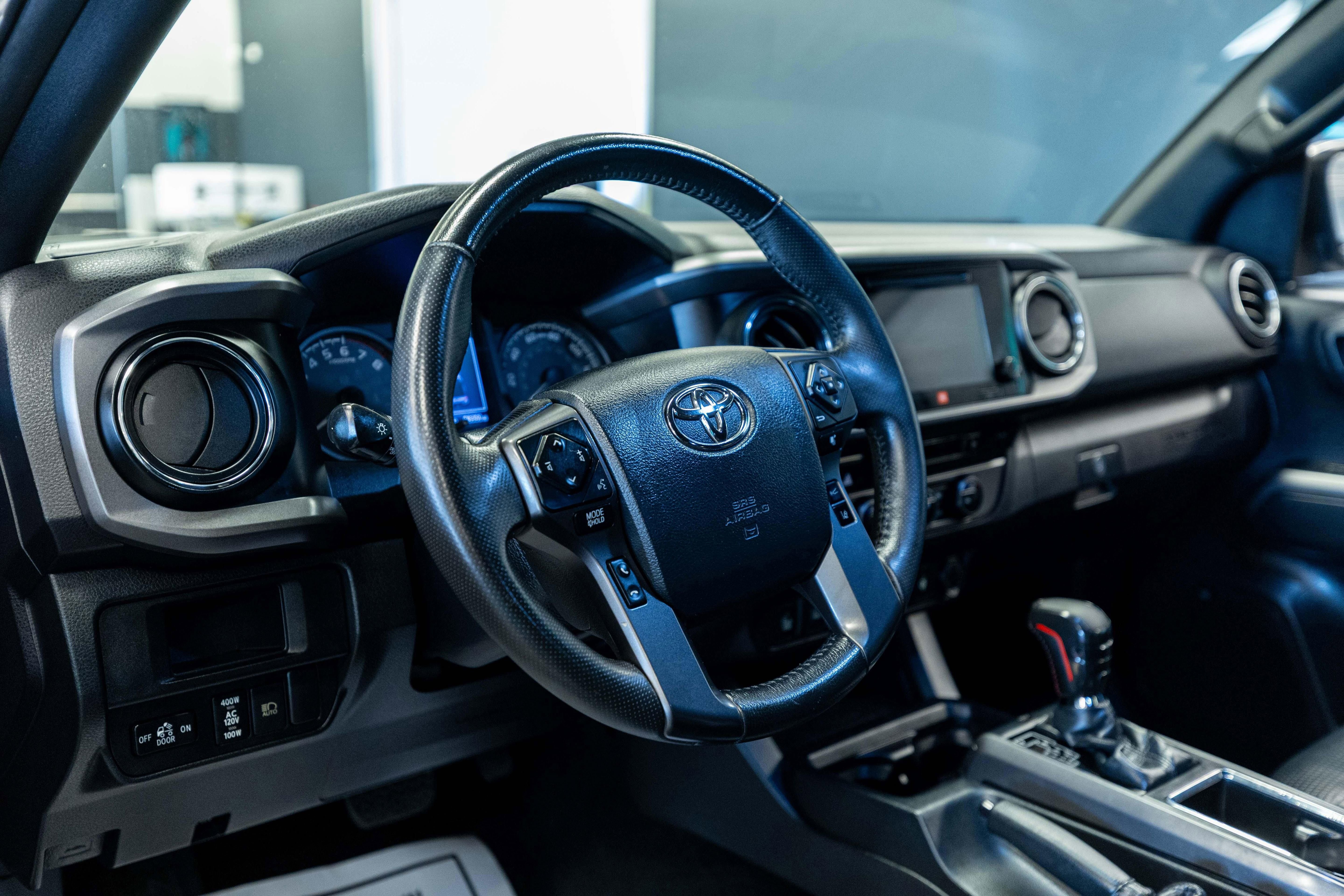 Used 2019 Toyota Tacoma TRD Off-Road AWD/4WD image 10