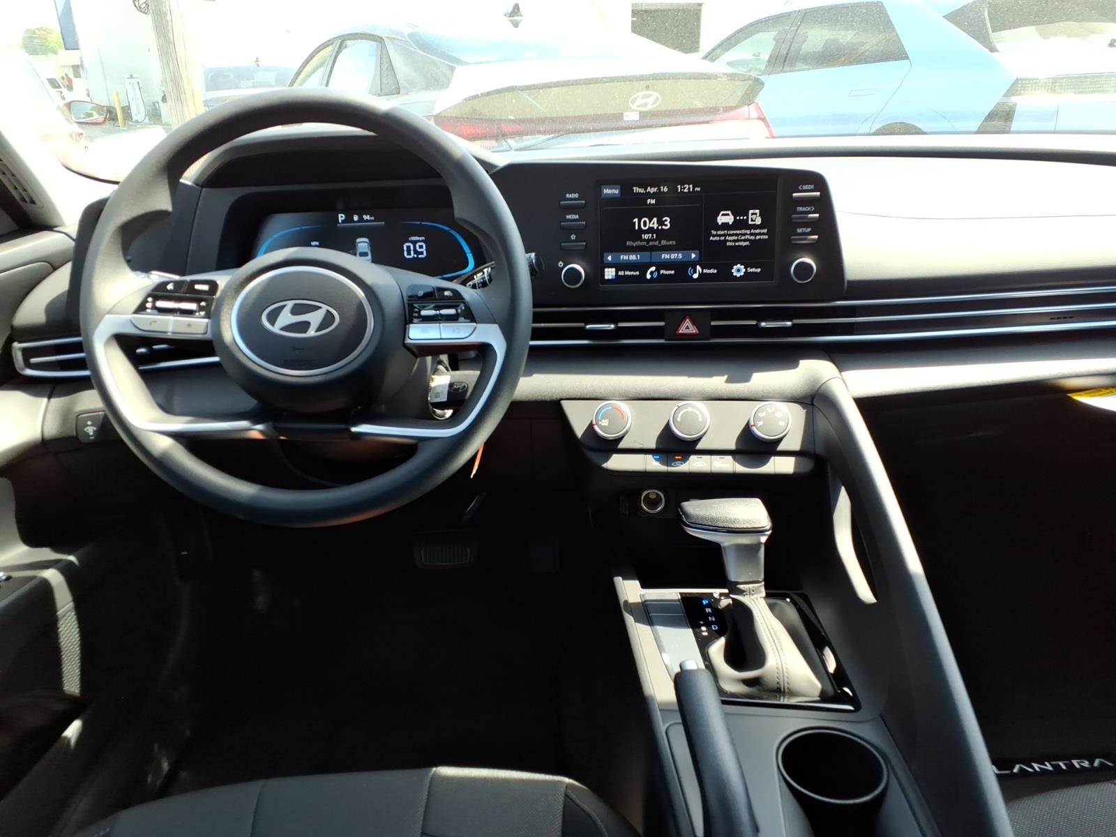 New 2026 Hyundai Elantra SE FWD image 7