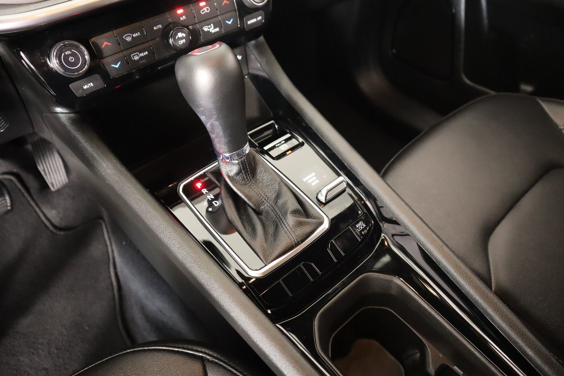 Used 2025 Jeep Compass Limited image 7