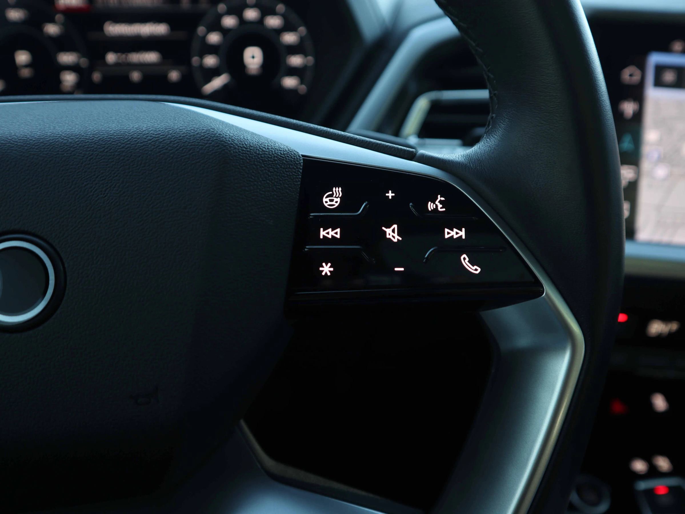 Used 2023 Audi Q4 e-tron Premium Plus w/ Premium Plus image 19