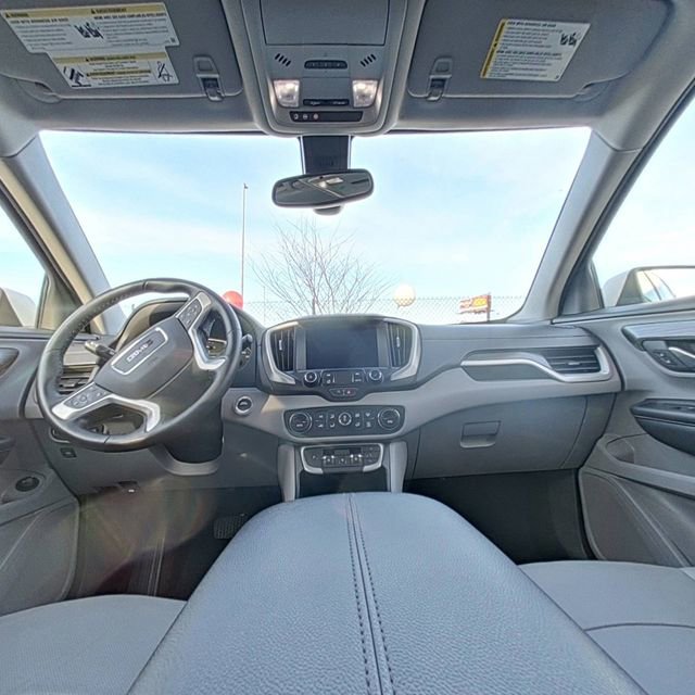 Used 2023 GMC Terrain SLT image 25