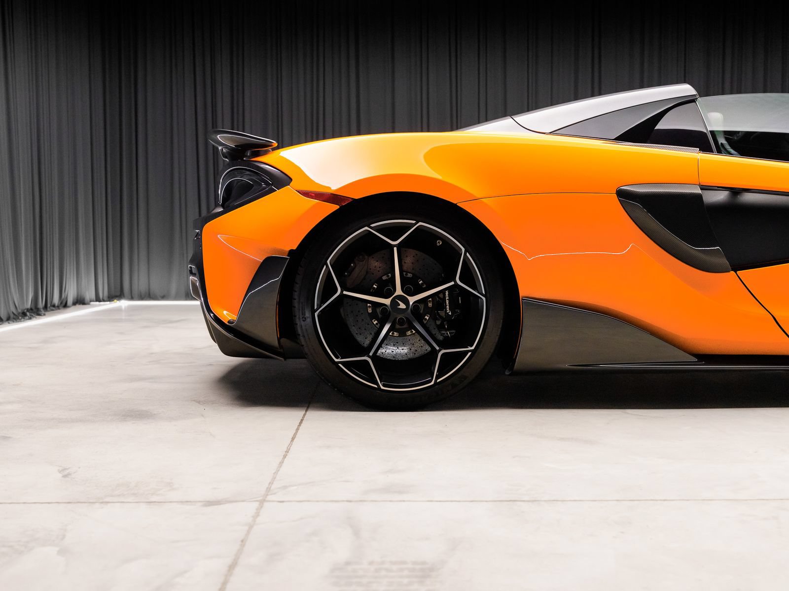 Used 2020 McLaren 600LT Spider RWD image 31