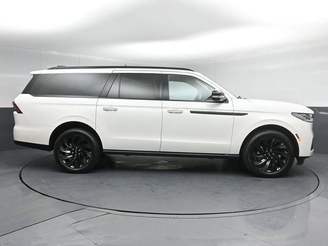 Used 2025 Lincoln Navigator L Reserve w/ Jet Appearance Package image 8
