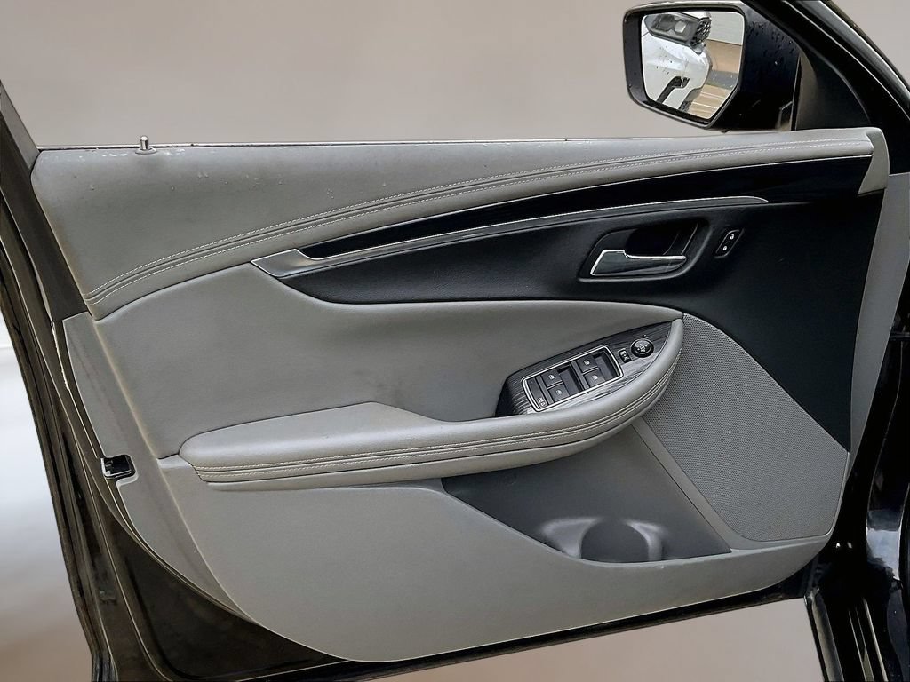 Used 2018 Chevrolet Impala LT FWD image 19