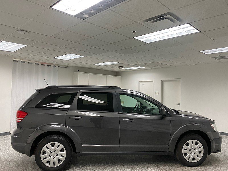 Used 2017 Dodge Journey SE w/ Flexible Seating Group image 4