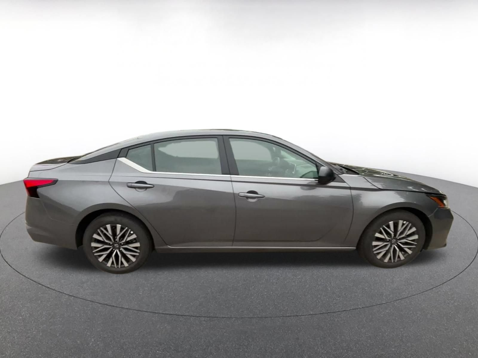 Used 2026 Nissan Altima 2.5 SV FWD image 13