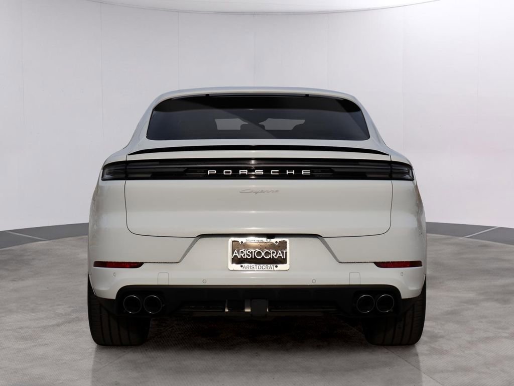 New 2026 Porsche Cayenne Coupe AWD/4WD image 7