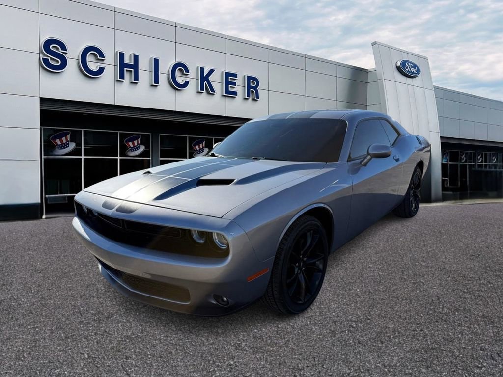 Used 2017 Dodge Challenger SXT Plus image 4
