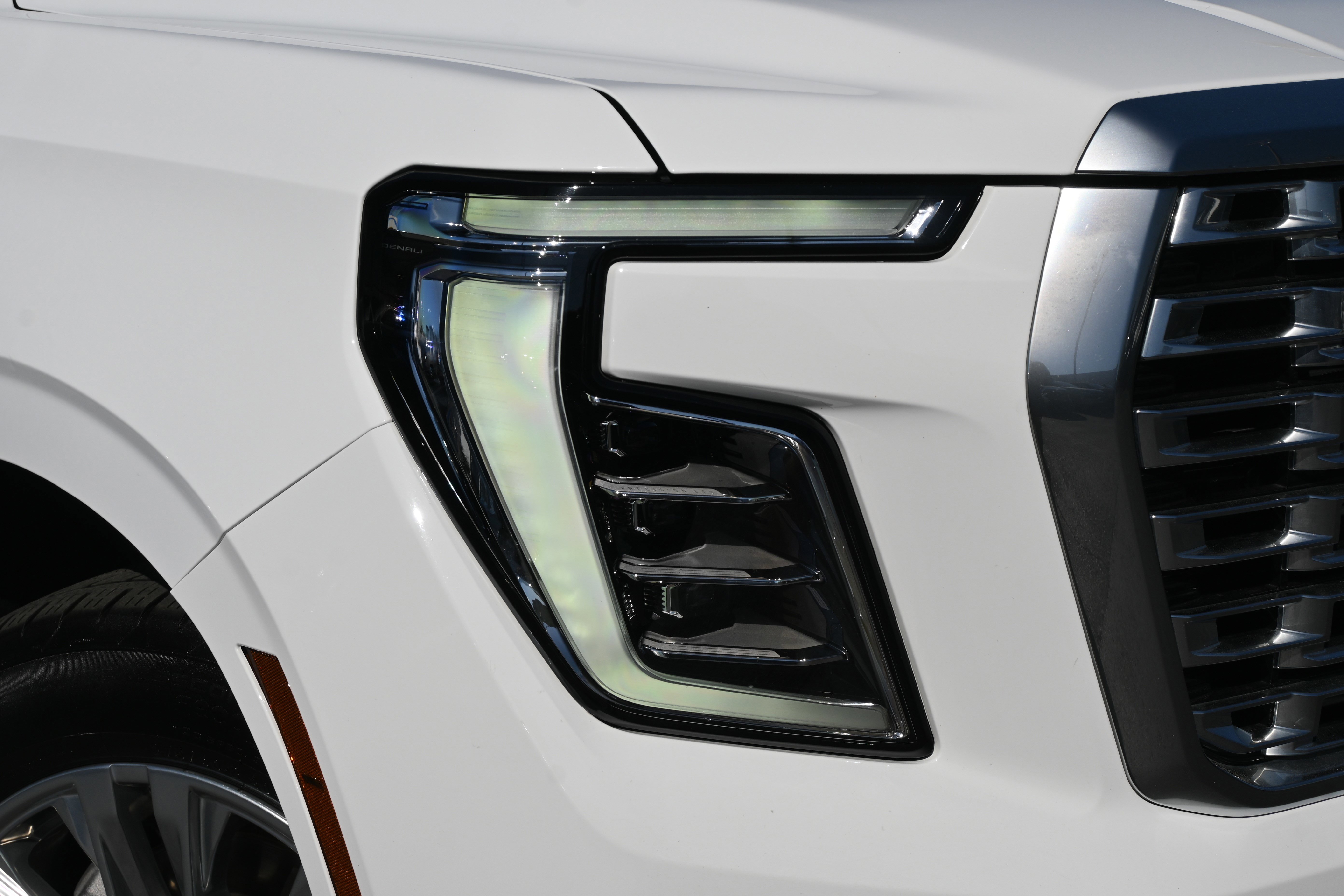 Used 2025 GMC Yukon Denali image 13