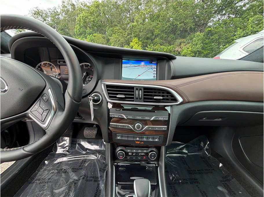 Used 2017 INFINITI QX30 Premium w/ Technology Package AWD/4WD image 11