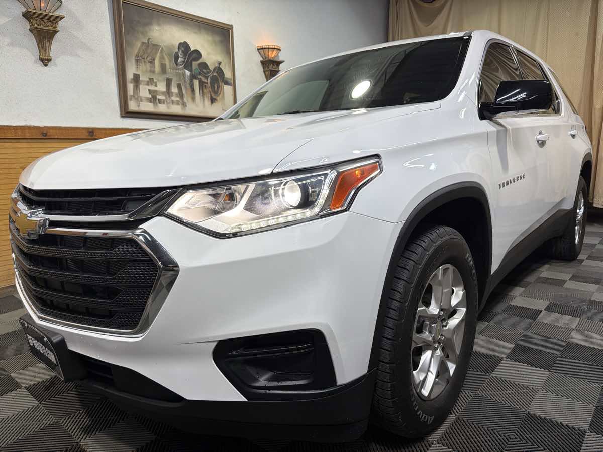 Used 2020 Chevrolet Traverse LS w/ LPO, Floor Liner Package FWD image 5