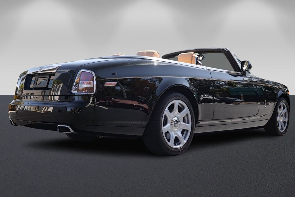 Used 2010 Rolls-Royce Phantom Drophead Coupe image 3