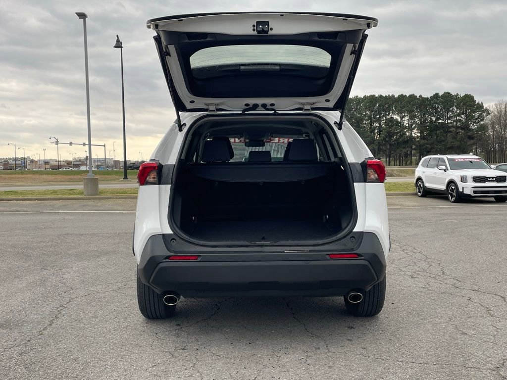 Used 2025 Toyota RAV4 XLE image 6