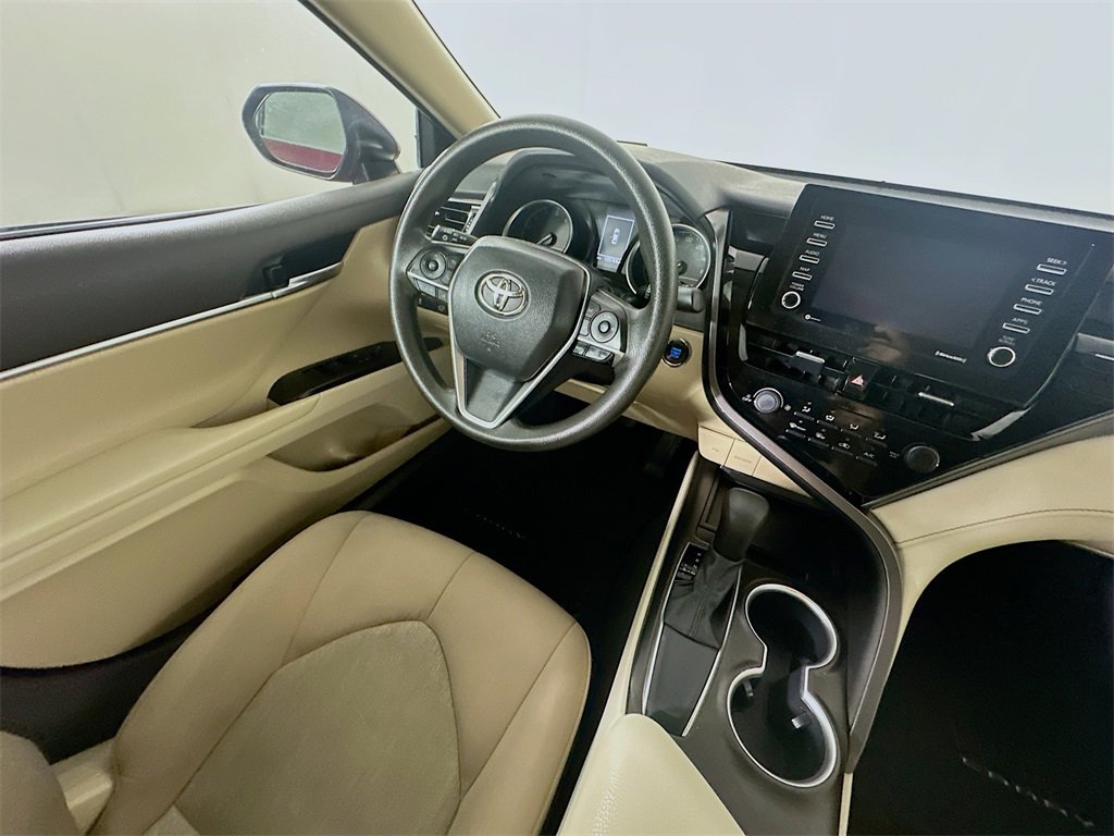 Used 2021 Toyota Camry LE image 9