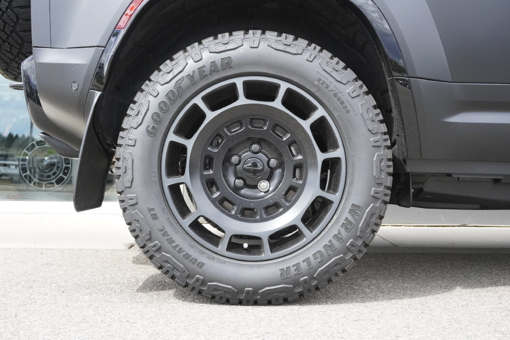 New 2026 Land Rover Defender 110 OCTA AWD/4WD image 31