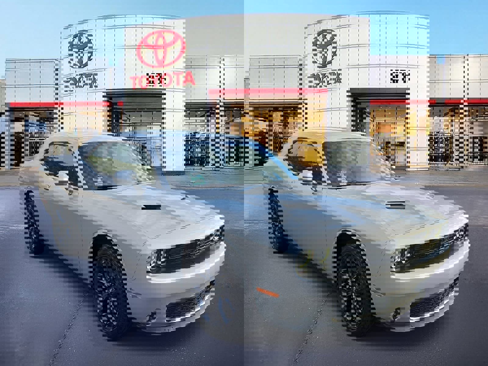 Used 2023 Dodge Challenger SXT w/ Blacktop Package image 3