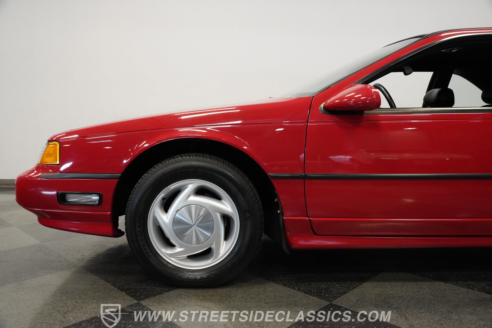 Used 1992 Ford Thunderbird Super image 25