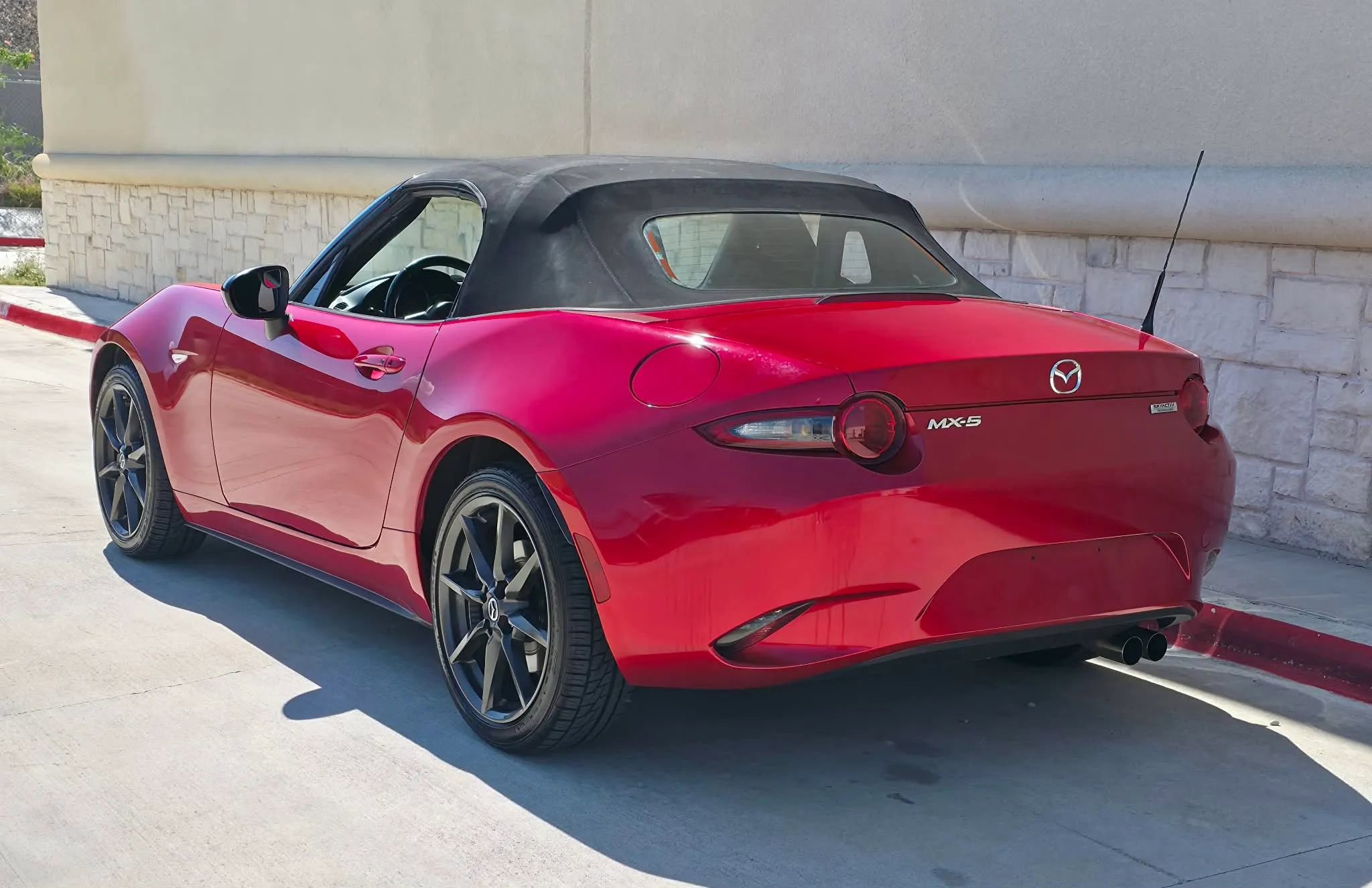 Used 2017 MAZDA MX-5 Miata Sport RWD image 5