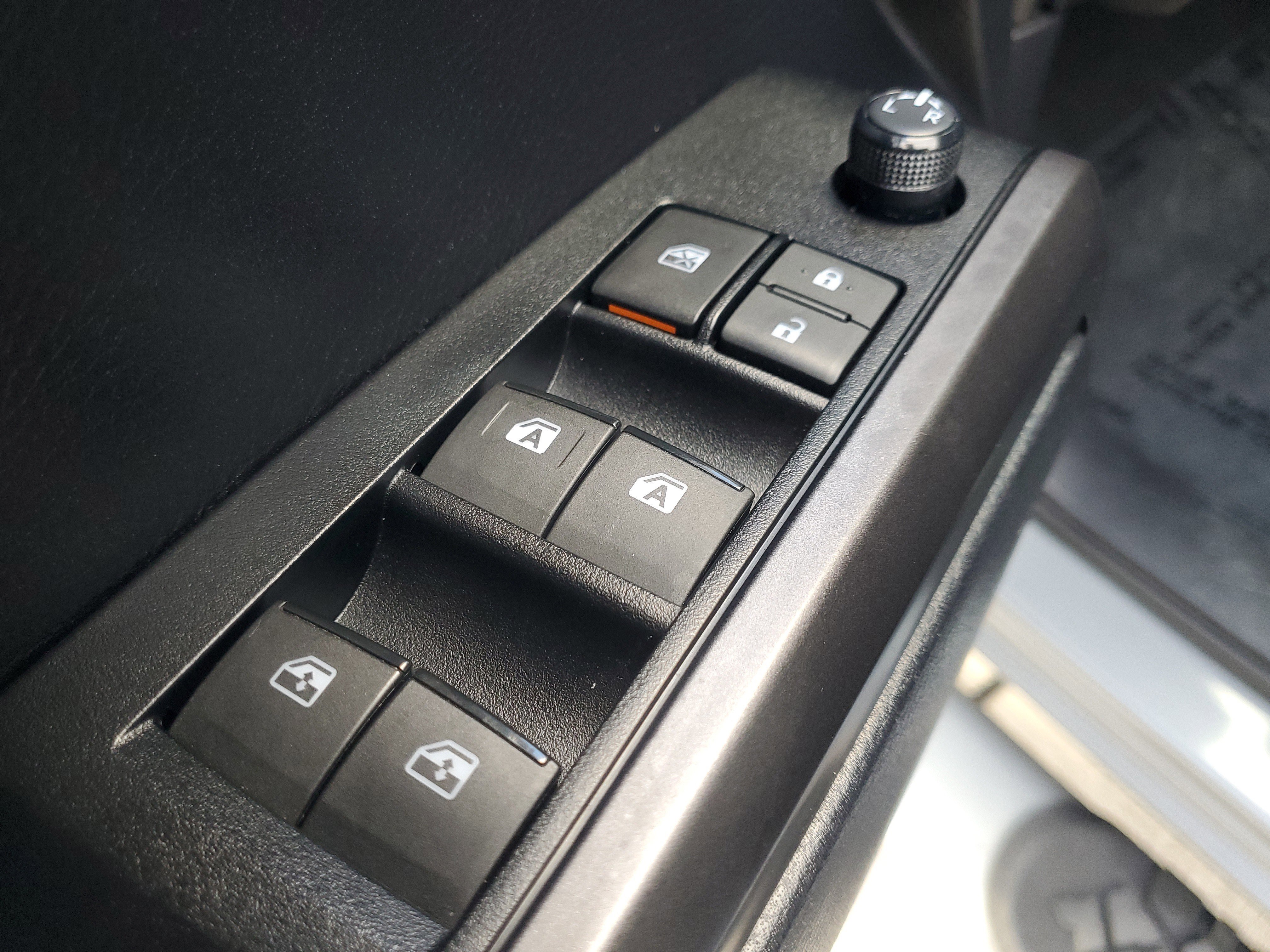 Used 2021 Toyota Tacoma TRD Off-Road image 18