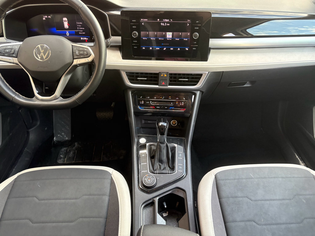 Used 2025 Volkswagen Taos SE AWD/4WD image 10