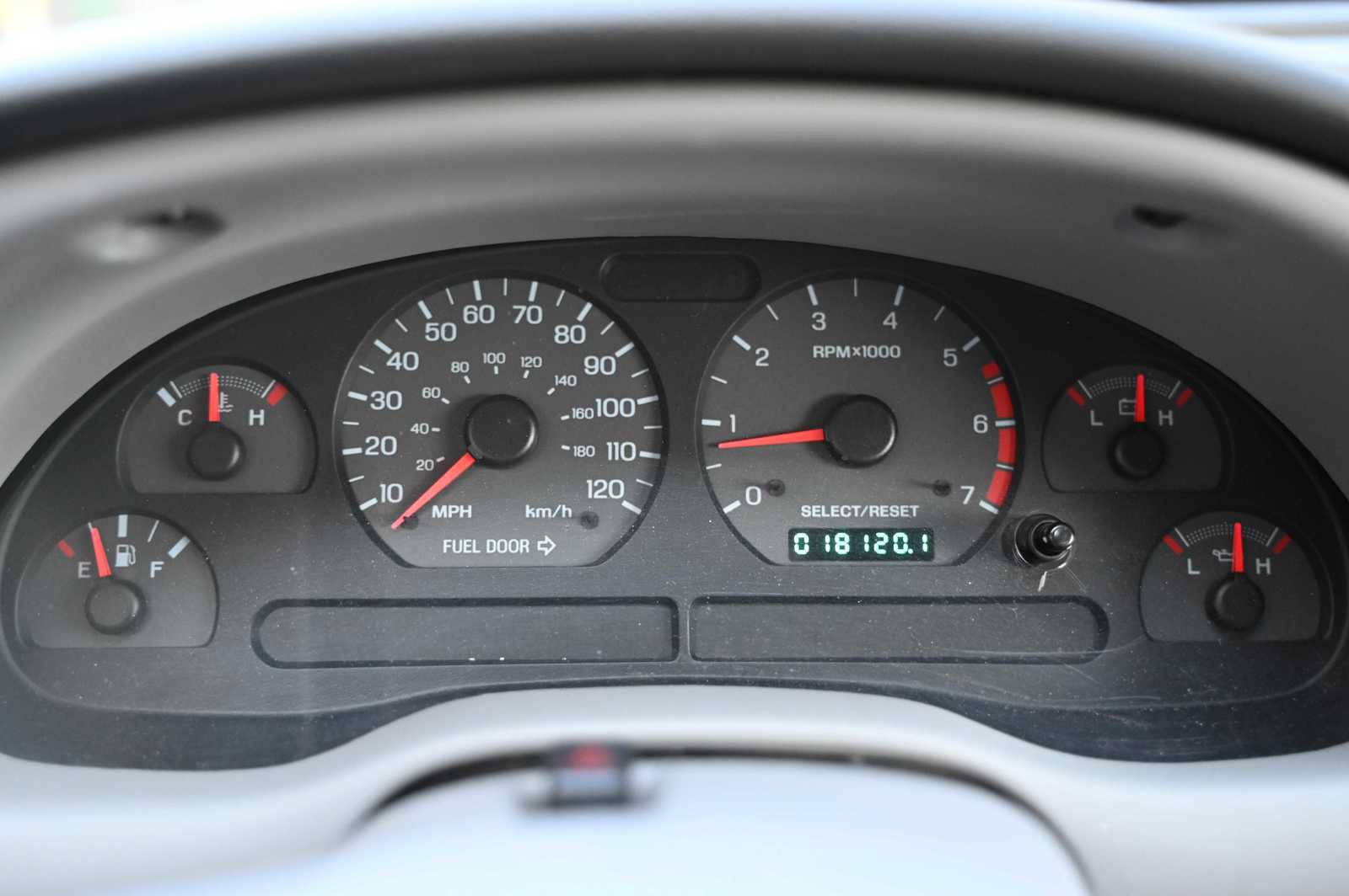 Used 2000 Ford Mustang Coupe RWD image 11